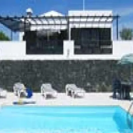 Вилла Puerto Del Carmen Sleeps 6 Pool Wifi T691347 *