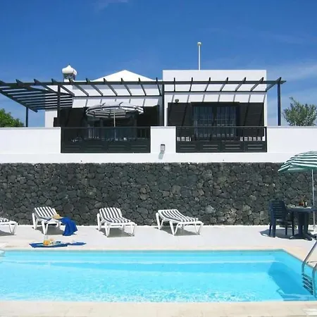 Puerto Del Carmen Sleeps 6 Pool Wifi T691347 * Пуэрто дель Кармен