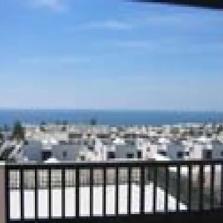 Вилла Puerto Del Carmen Sleeps 6 Pool Wifi T691347